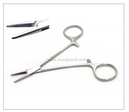 성형외과지침기 유구(Sharp Needle Holder)7-073A